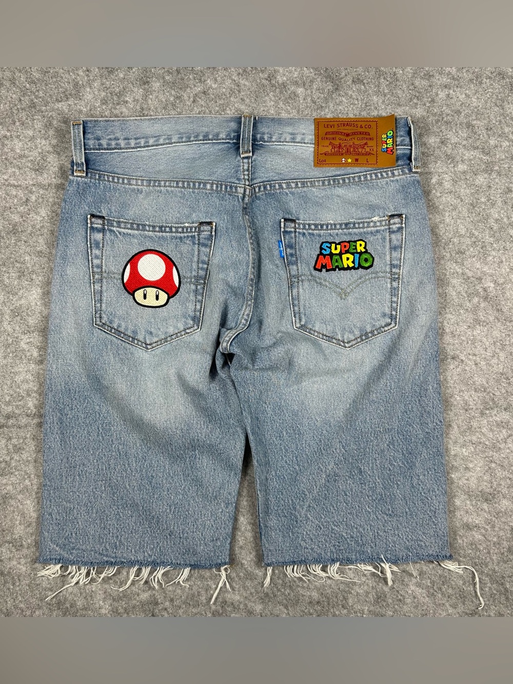 Levis X Nintendo Super Mario 501 Jean Shorts Embroidered Size 32